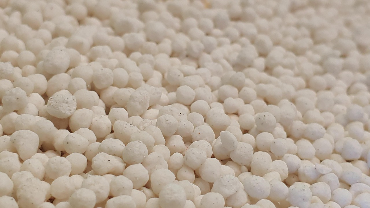Home fertilizer, white, balls, pearls, agriculture, garden, agricultural engineering, nitrogen, nature, grow, nourishment, food supply, haber bosch process